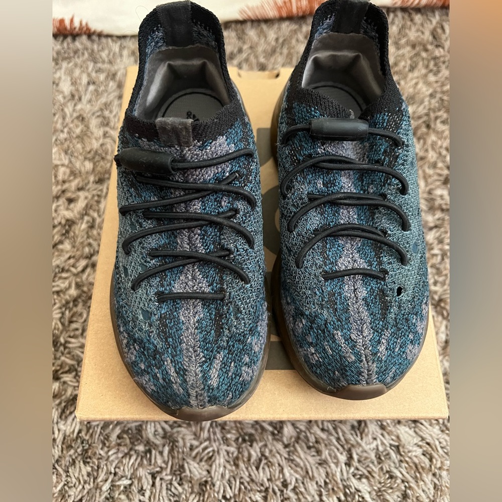 Kids Yeezy sneakers